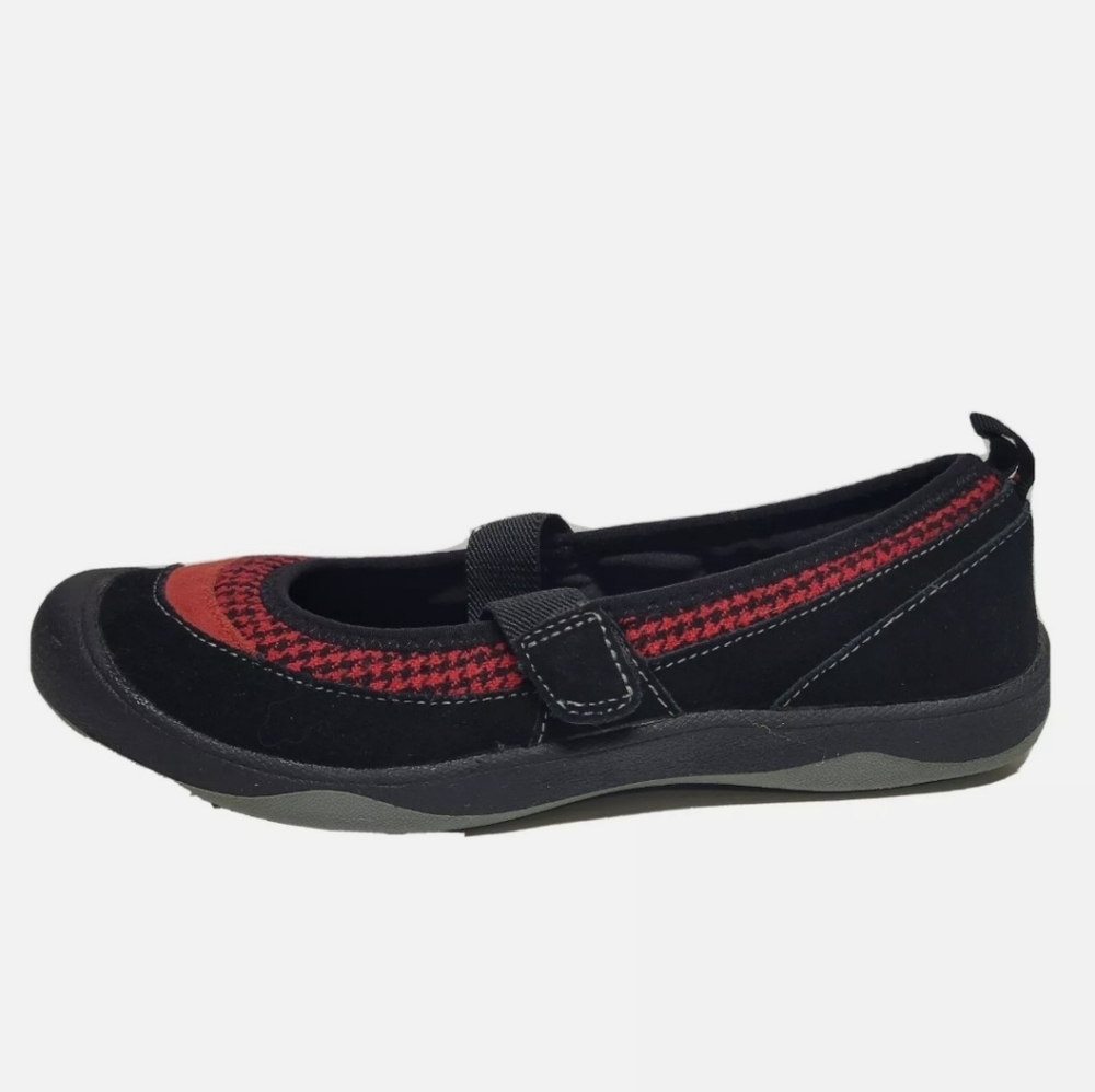 Terrain by Khombu Ingrid Red/Black Suede Office